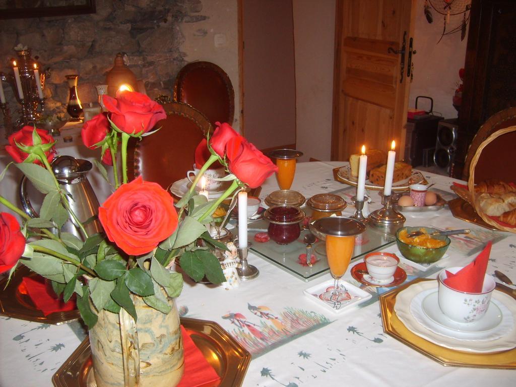 Bed and Breakfast Domaine De Lara Barcelonnette Exterior foto