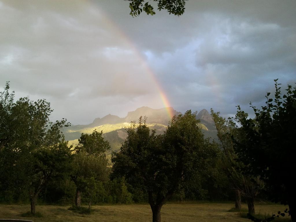 Bed and Breakfast Domaine De Lara Barcelonnette Exterior foto